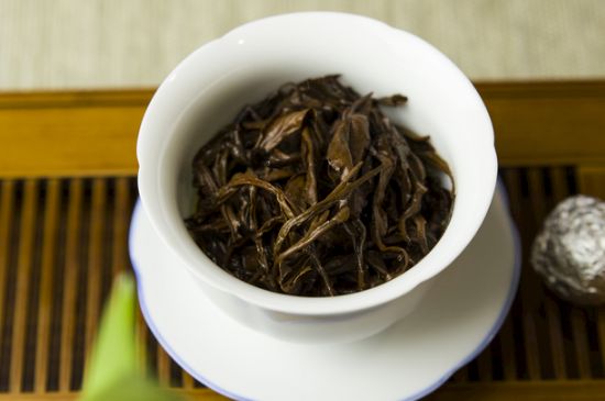 干吃茶葉致癌嗎，長(zhǎng)期吃干茶葉的危害