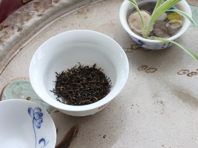 喝茶的好處和壞處分別是什么，長期喝茶有什么危害？