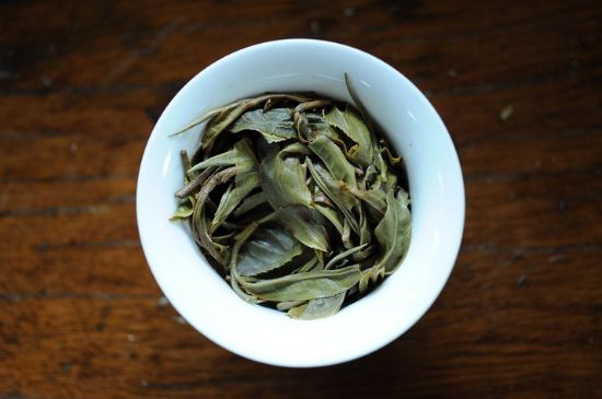 干吃茶葉致癌嗎，長(zhǎng)期吃干茶葉的危害