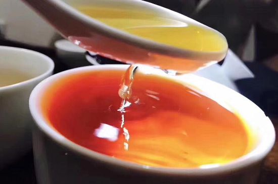 女人喝肉桂紅茶有什么好處，肉桂加紅茶的功效與作用