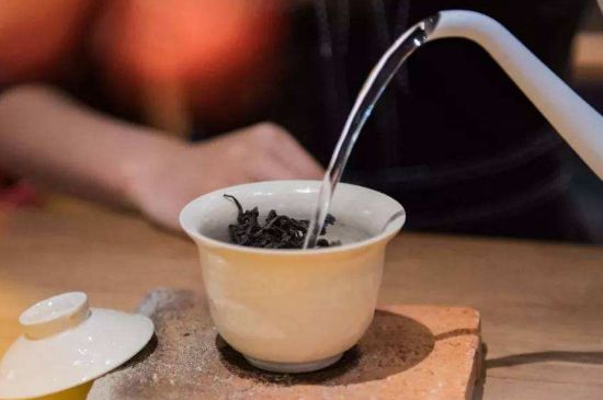 牛欄坑肉桂需不需要洗茶，武夷巖茶肉桂需要洗茶嗎？