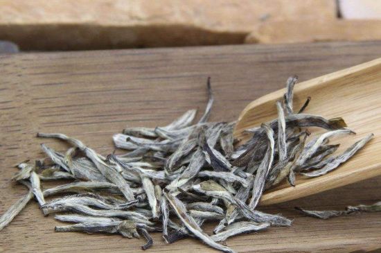 春茶季怎么辨別白毫銀針的好壞，好的白毫銀針如何選購？