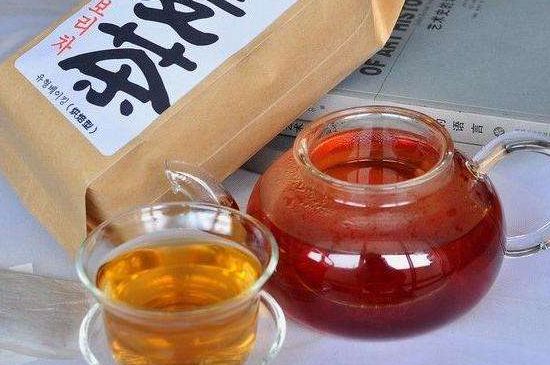 飯店喝的聞起很香的茶，餐館里的蕎麥茶還是大麥茶？