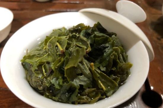 香精茶喝多了會(huì)怎么樣，茶葉加香精有什么害處？