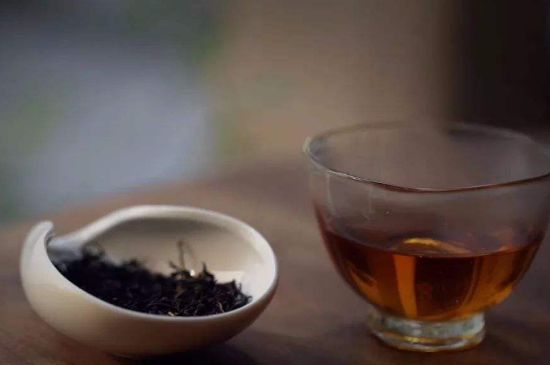 泡好的茶水放冰箱能保存多久，泡好的茶冷藏放多久？