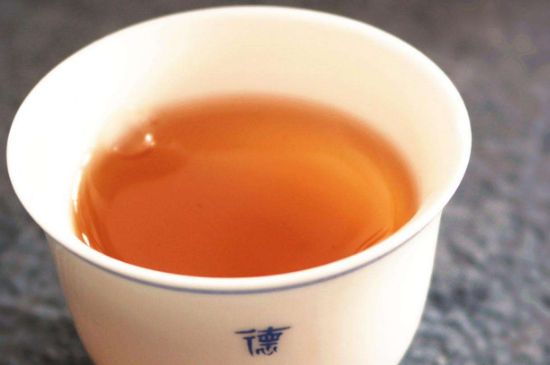 老茶和新茶哪個(gè)好，老茶好喝還是新茶好喝