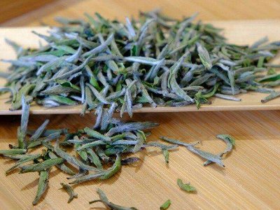 白毫銀針放幾年最好，白毫銀針什么年份最好？