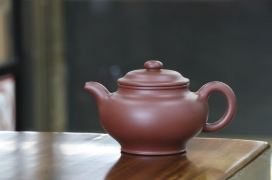 剛買的紫砂壺要怎么開壺養(yǎng)壺，<a href=http://www.hb0335.com/chaju/zisha/ target=_blank class=infotextkey>紫砂壺開壺</a>與養(yǎng)壺的方式方法