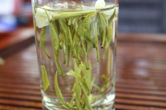 茉莉銀針適合什么人喝，茉莉銀針茶有什么功效