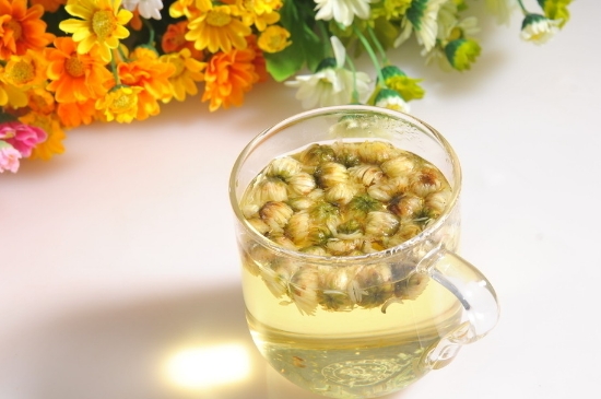 喝菊花茶有什么效果，女人長期喝菊花茶好嗎？