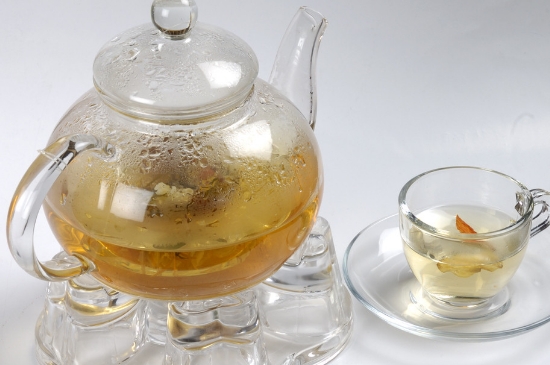 經(jīng)常菊花泡水好嗎，喝菊花茶有什么好處？