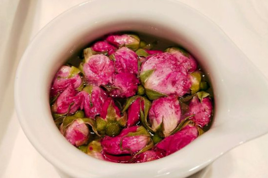 玫瑰花泡水喝的9大禁忌，喝玫瑰花茶有什么禁忌