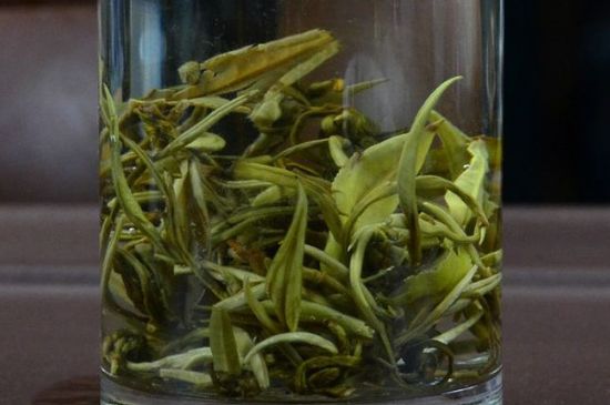 茉莉龍珠什么季節(jié)喝，夏天適合喝茉莉龍珠茶