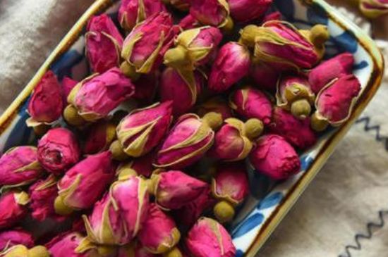 干玫瑰花泡水放幾顆，玫瑰花泡水一次放幾朵？