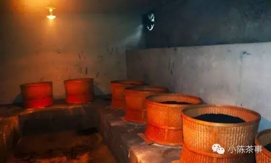 怎樣炭焙巖茶？揭秘武夷巖茶的炭焙技藝