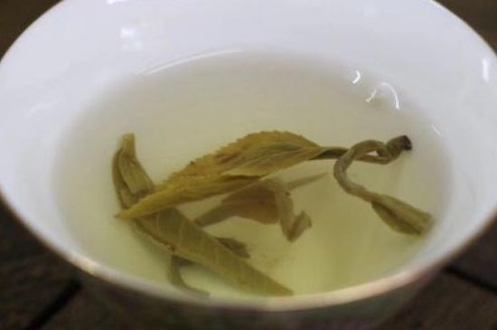 茉莉龍珠泡開后為什么都是梗，茉莉龍珠泡開后什么樣？
