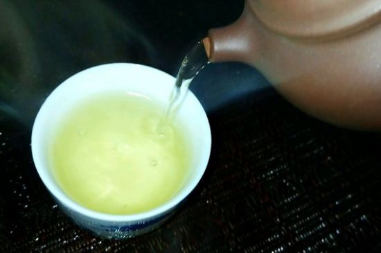 一天什么時候喝黑茶最好，喝黑茶一天最佳時間和季節(jié)