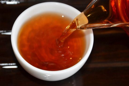 茯磚茶與普洱茶哪個好，茯茶和普洱茶口味區(qū)別