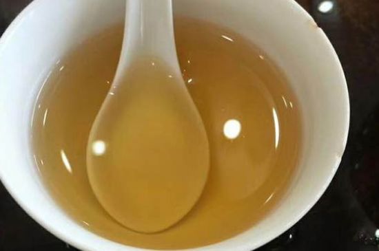 女人喝金駿眉的好處和壞處，女性喝金駿眉可減肥養(yǎng)顏