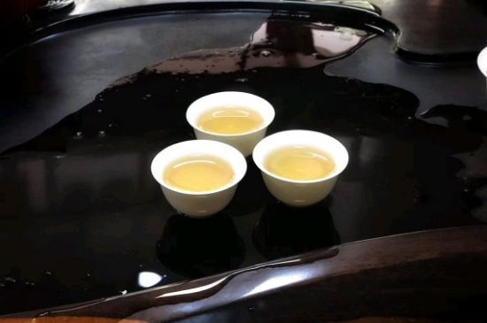 蜜蘭香好還是鴨屎香好，鳳凰單叢茶蜜蘭香和鴨屎香特點(diǎn)有哪些？