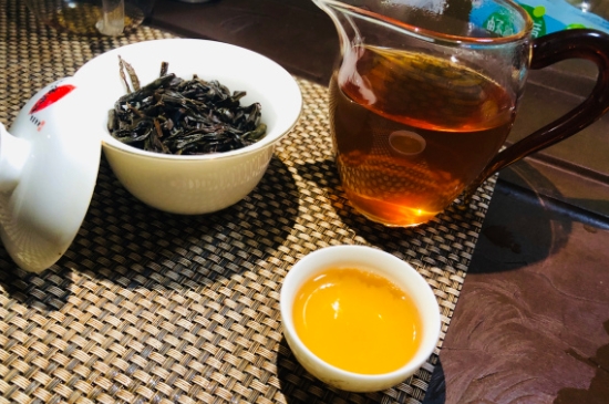為什么喝巖茶會(huì)上火，巖茶喝多上火怎么辦？