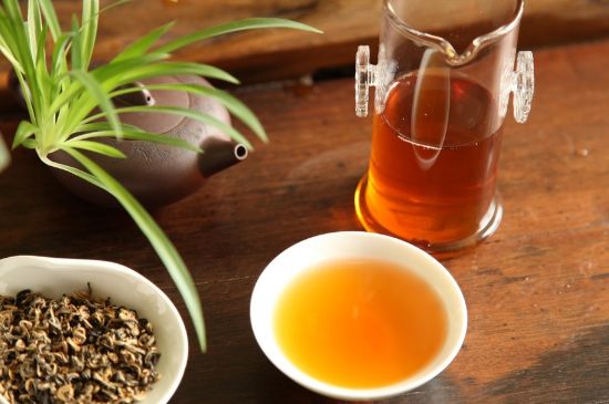 飯后多長時(shí)間喝六堡茶最好，六堡茶一天喝多少