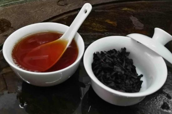 肉桂茶和大紅袍哪個貴，武夷山肉桂與大紅袍的價格比較