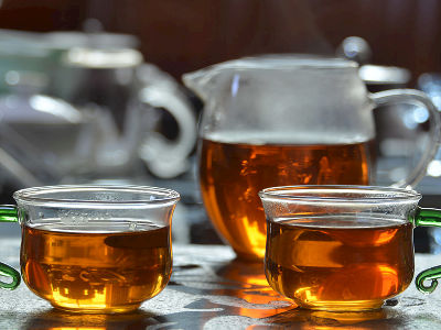 紅茶和綠茶的區(qū)別，常喝紅茶好還是綠茶好？