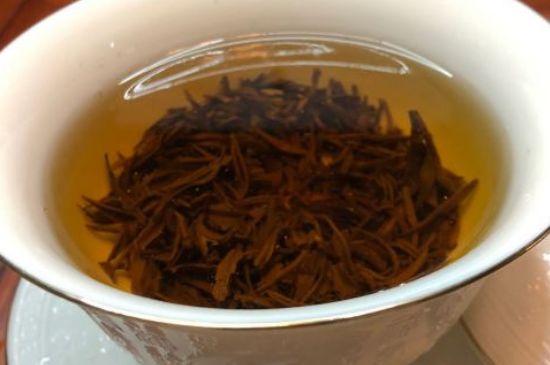 女人晚上喝紅茶好嗎，女人紅茶啥時候喝最好？