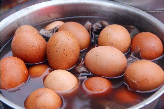 龍井茶放二年了能喝嗎，過(guò)期龍井茶的妙用！