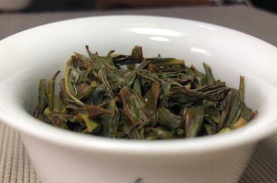 蜜蘭香和鴨屎香區(qū)別，鳳凰單樅鴨屎香vs蜜蘭香圖片對比