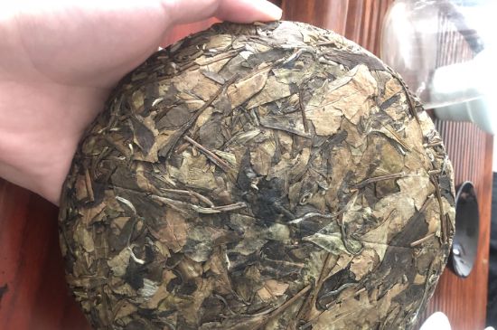 7年壽眉和2年白牡丹哪個(gè)好，老白茶壽眉與白牡丹的口感區(qū)別