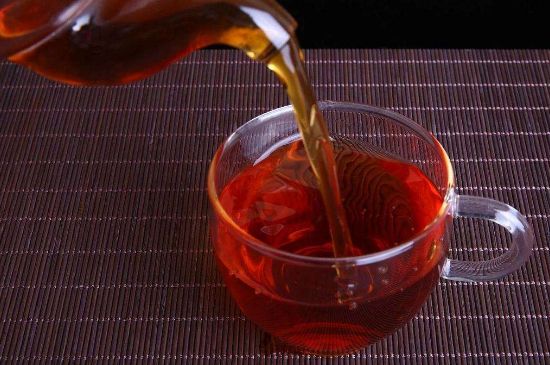 紅茶會(huì)加重濕氣嗎，喝什么茶能去除體內(nèi)濕氣