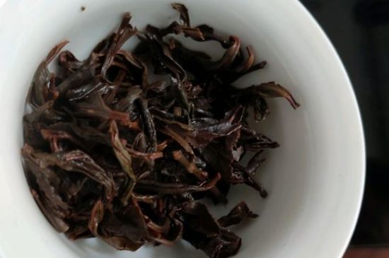 正山小種喝起來苦澀有點酸對嗎，正山小種發(fā)酸有害嗎