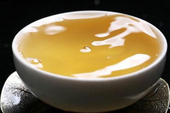 綠茶加重濕氣？濕氣體質寒的人能喝綠茶嗎