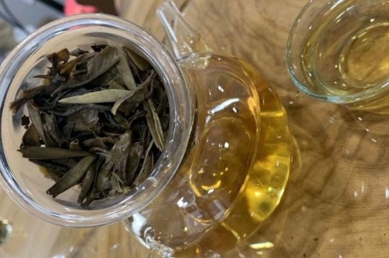 白茶三年為藥七年為寶的原理，為什么說一年茶三年藥七年寶？