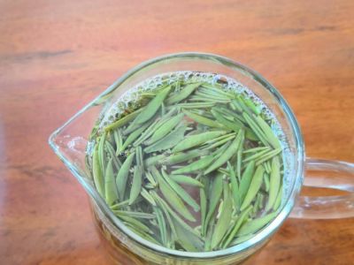 竹葉青和毛尖的區(qū)別，竹葉青和信陽毛尖哪個(gè)好？