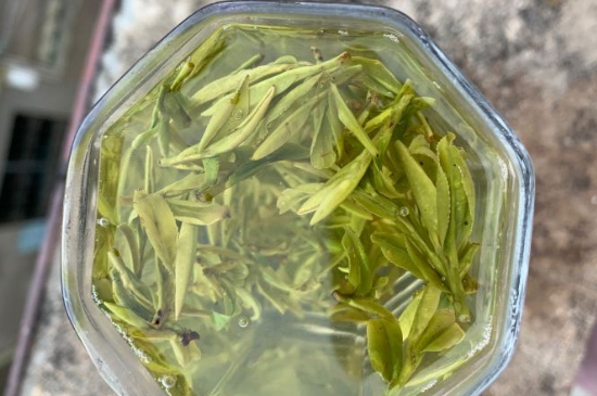 西湖龍井茶頭采和二采區(qū)別，明前龍井一采和二采什么味道？