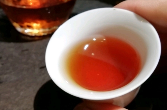 長期喝巖茶會(huì)上火嗎？巖茶這樣喝了容易上火！