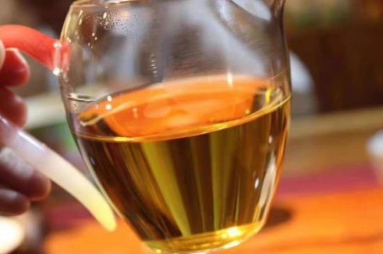 女人晚上喝紅茶好嗎，女人紅茶啥時候喝最好？