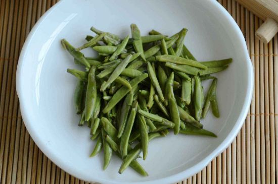 雀舌和竹葉青的區(qū)別，雀舌對比竹葉青圖片