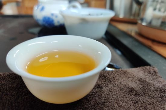 蜜蘭香好還是鴨屎香好，鳳凰單叢茶蜜蘭香和鴨屎香特點(diǎn)有哪些？