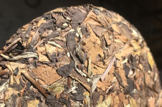 7年壽眉和2年白牡丹哪個(gè)好，老白茶壽眉與白牡丹的口感區(qū)別