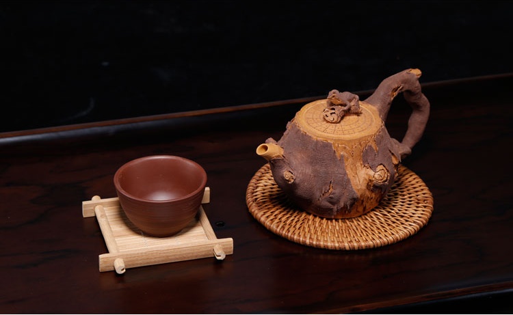 仿木外皮紫砂壺，創(chuàng)意木樁手工雕刻紫砂壺